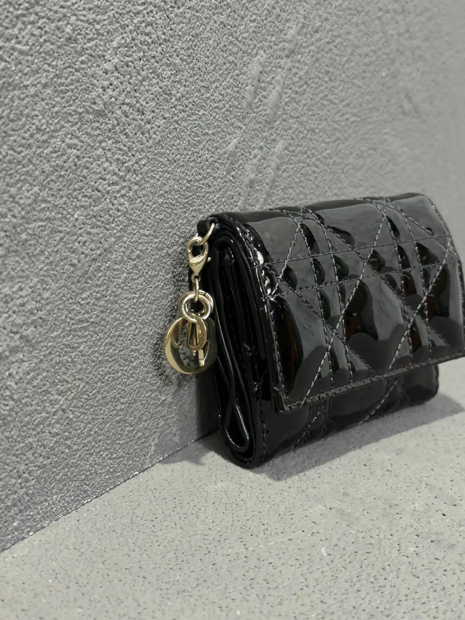 지갑 -디올 페이던트 염색 -로터스 지갑 수선 후